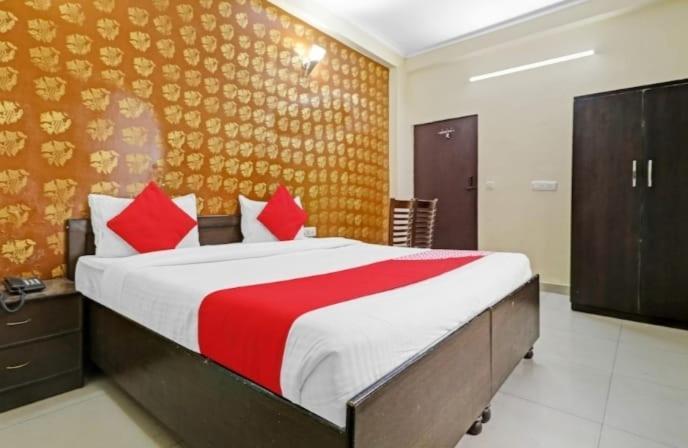 The Hotel Grace Place Inn New Delhi Eksteriør billede