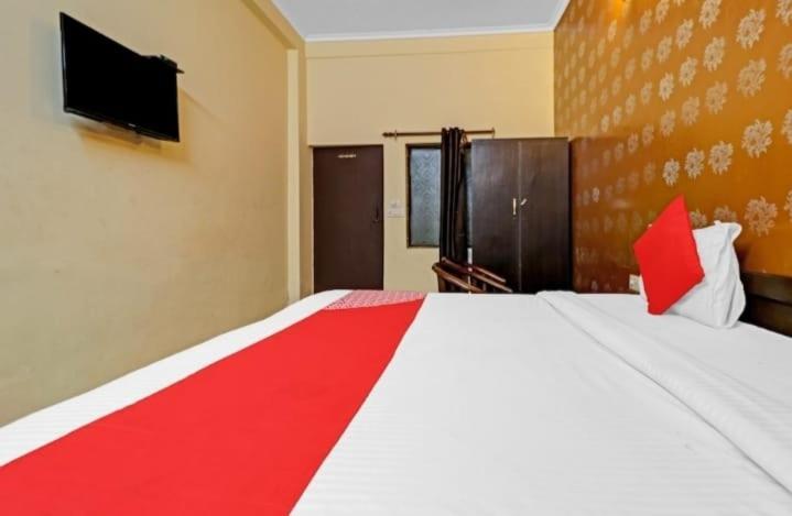 The Hotel Grace Place Inn New Delhi Eksteriør billede