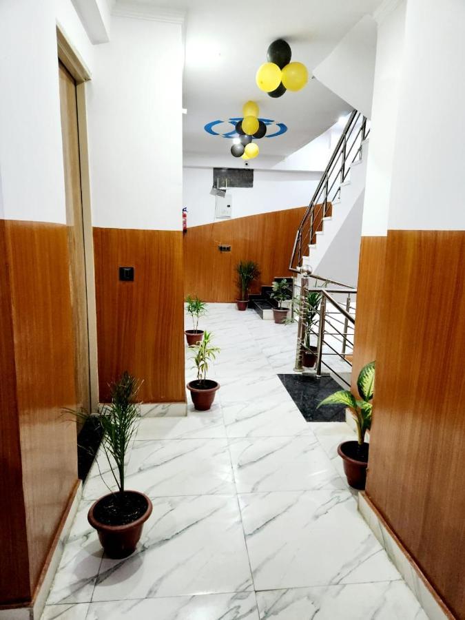 The Hotel Grace Place Inn New Delhi Eksteriør billede